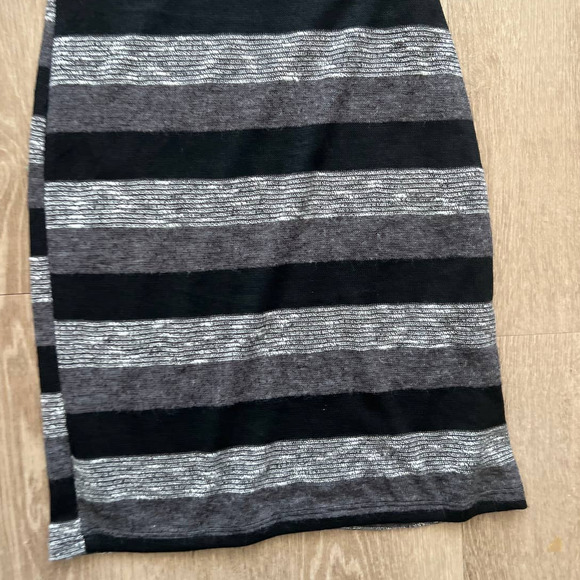 Three Pink Hearts XS Long Sleeve Fitted Black & Gray Horizontal Stripes - Picture 6 of 11